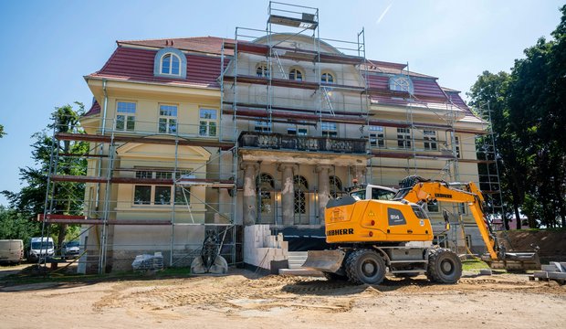 Vorschau von Denkmalgeschütztes Gutshaus und Sole-Wasser-Wärmepumpe