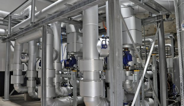 Vorschau von Vier riesige Wärmepumpen für SMS in Hilchenbach