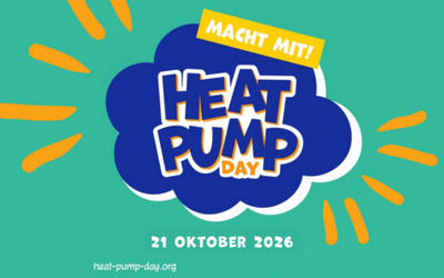 Logo für den Heat Pump Day mit dem Text „Macht mit!“ und dem Datum „21 Oktober 2026“. Der Hintergrund ist grün mit farbigen Akzenten.