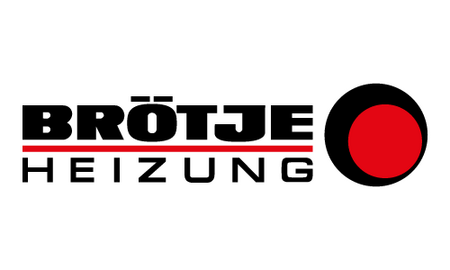 Logo der Firma Brötje. Der Name „Brötje“ steht in großen, schwarzen Buchstaben, gefolgt von dem Wort „HEIZUNG“ in ebenfalls schwarzen Buchstaben, aber in der Mitte leicht hervorgehoben. Rechts vom Text befindet sich ein roter Punkt.
