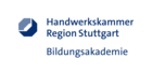 Logo der Handwerkskammer Region Stuttgart, das die Bildungsakademie repräsentiert. Der Text ist in blauer Schrift gehalten, die wörtlich "Handwerkskammer Region Stuttgart Bildungsakademie" lautet. Das Symbol links ist eine stilisierte geometrische Form.